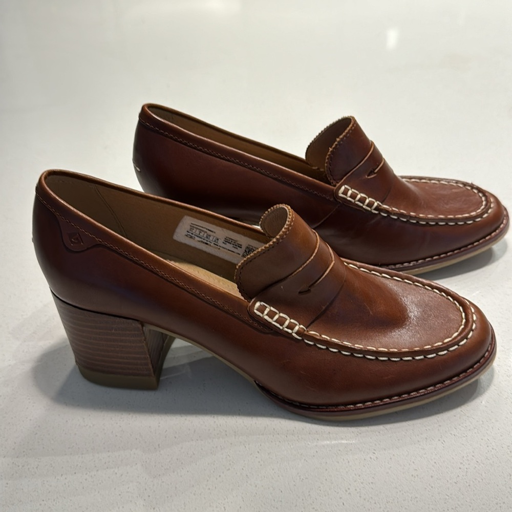NWOT Sperry heels